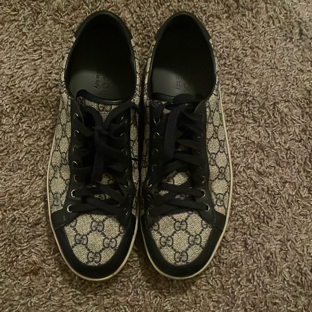 Men’s authentic Gucci sneakers